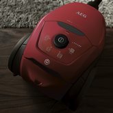 AEG VX82-1-2CR Stofzuiger met Zak - Rood 10