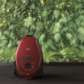 AEG VX82-1-2CR Stofzuiger met Zak - Rood 17