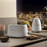 SMEG KLF03WHMEU Jaren 50 waterkoker 10