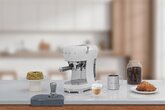 SMEG ECF02WHEU 50's Style Espresso Koffiemachine 9