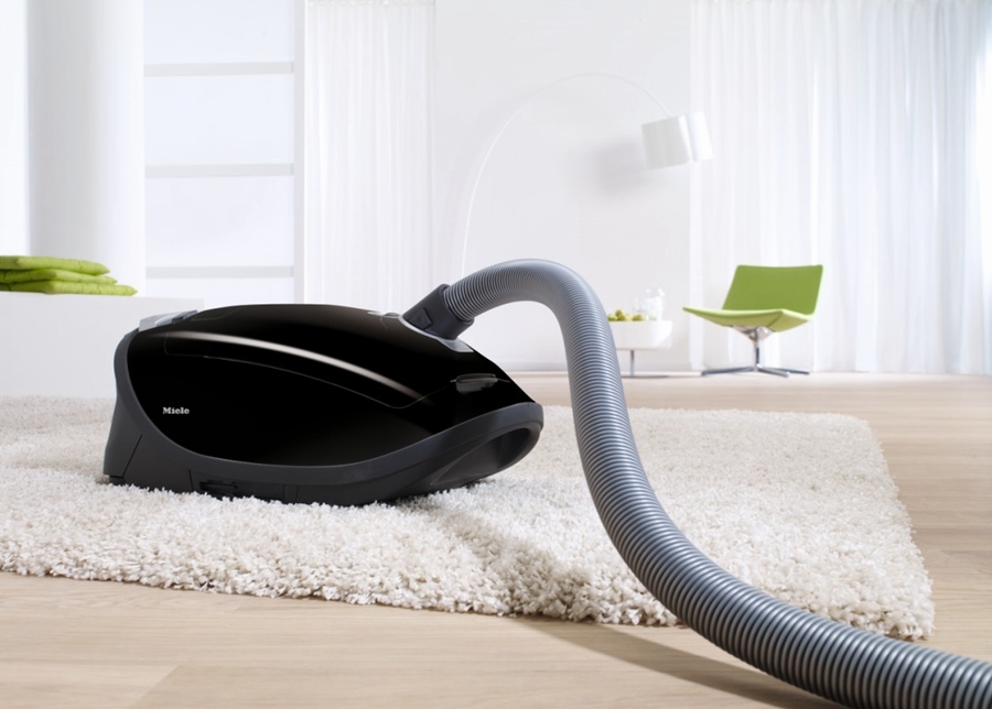 Miele Complete C3 Score Black Powerline stofzuiger met zak kopen? EP.nl