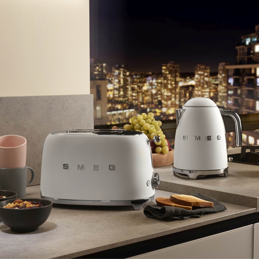 SMEG KLF03WHMEU Jaren 50 waterkoker 10