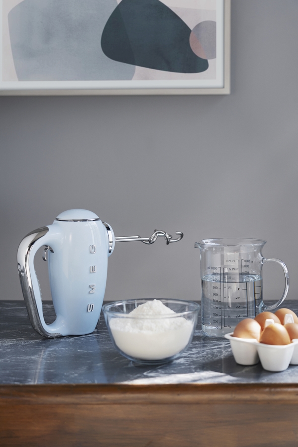SMEG HMF01PBEU 50's Style Handmixer - Pastelblauw 11