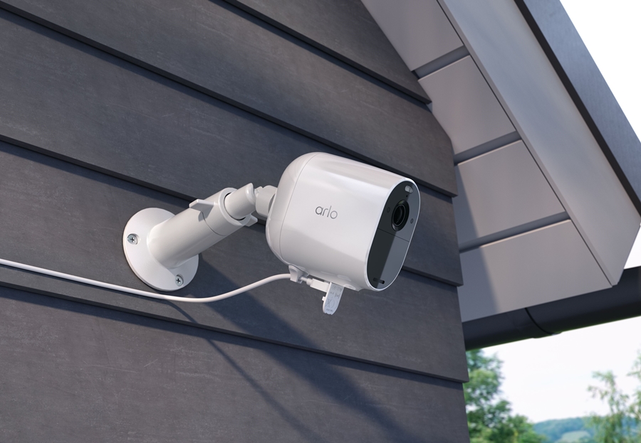 Arlo Essential outdoor cable wit 2