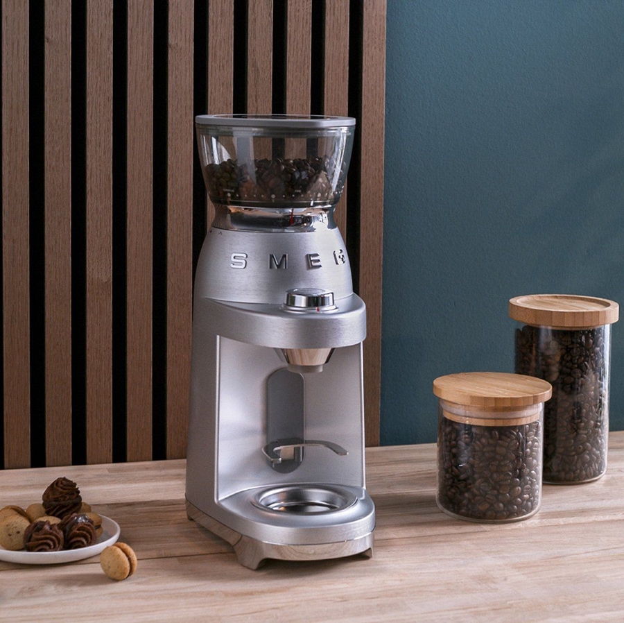 SMEG CGF02SSEU Koffiemolen 50's Style - Aluminium 9