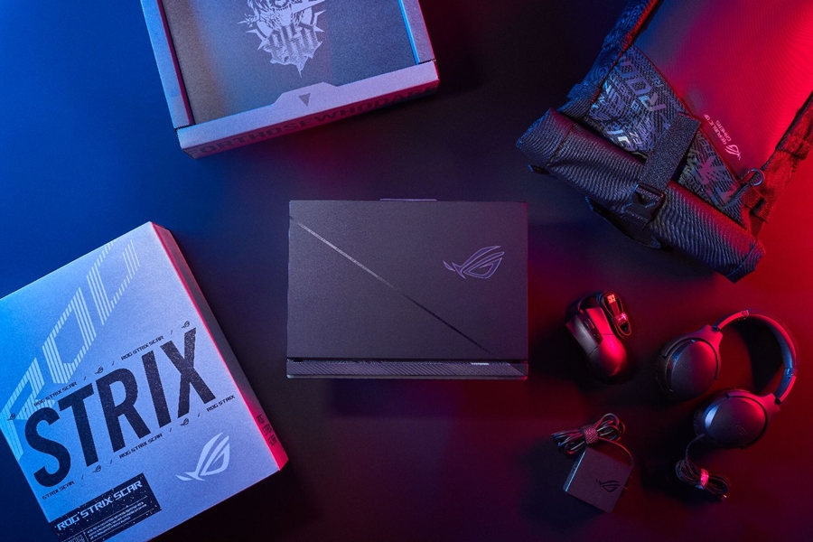 ASUS ROG Strix SCAR 18 G834JZR-R6041W 27