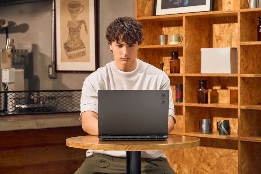 ASUS TUF Gaming A16 FA608UM‑RV014W 11