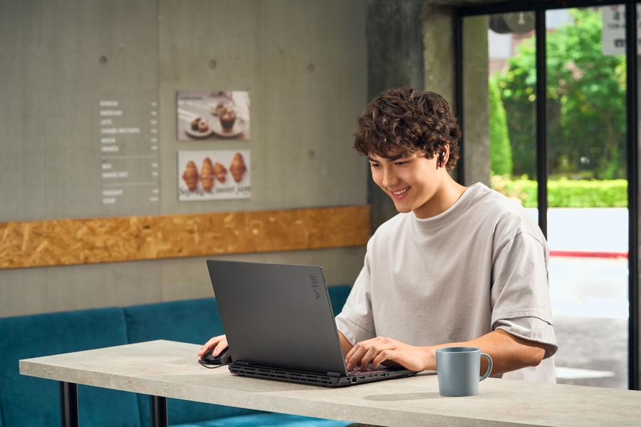 ASUS TUF Gaming A16 FA608UM‑RV014W 12