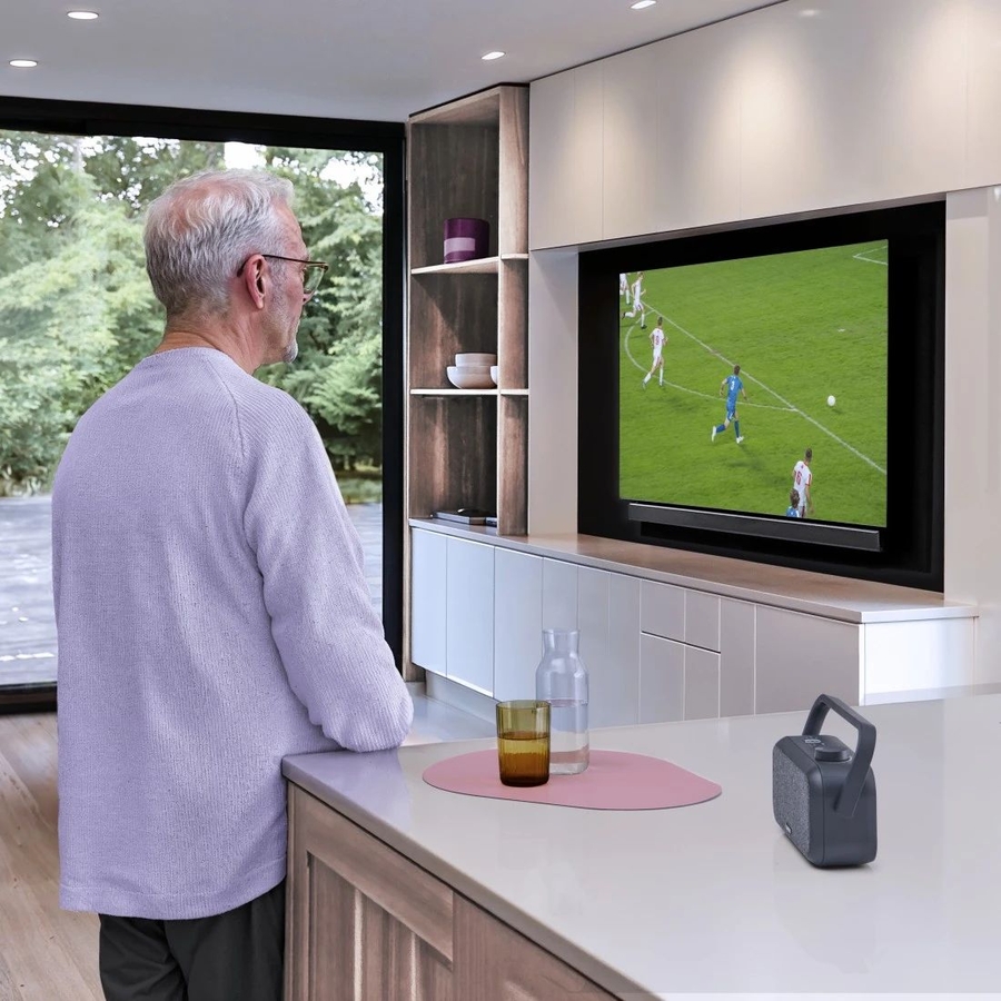 Hama Draagbare TV‑luidspreker met 2,4 GHz station & Bluetooth 11