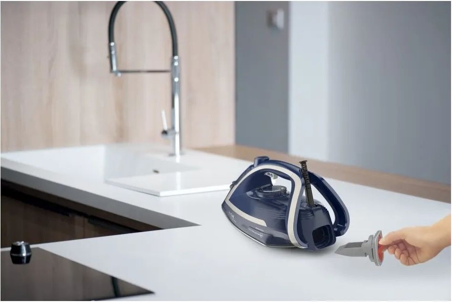 Tefal FV6830 Ultragliss Anti-Calc Plus Stoomstrijkijzer  6