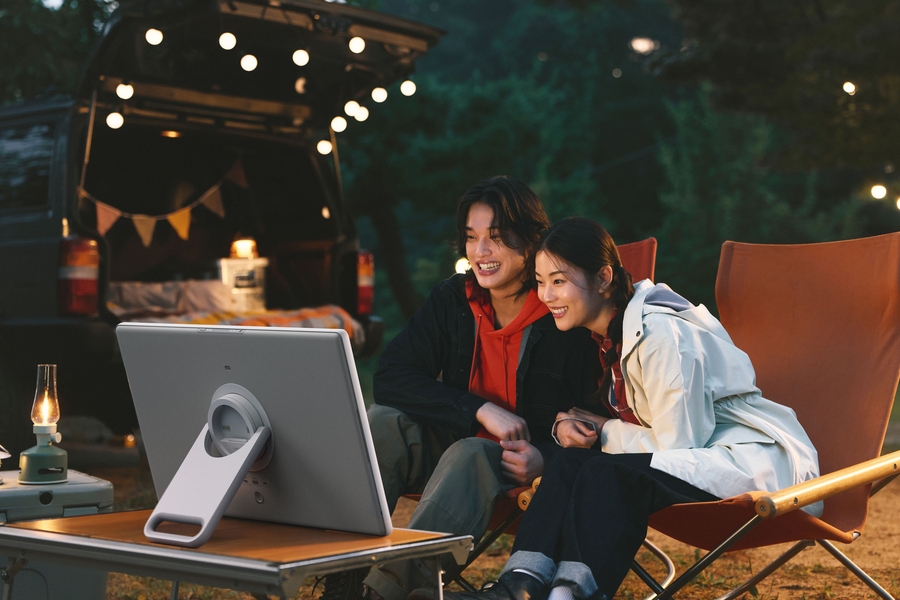 Samsung UE27LSM7FAXXXE – 27 inch Full HD Smart Monitor 5